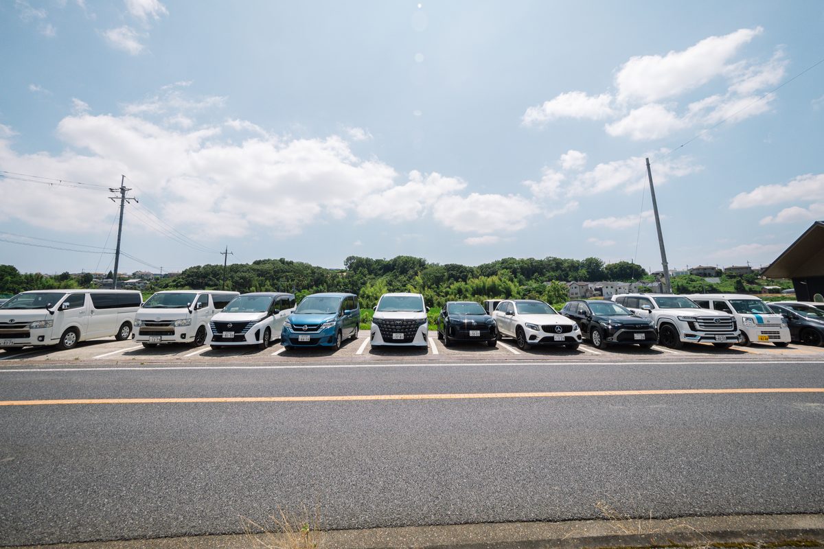 多数の代車を自社で揃えるワンストップ体制